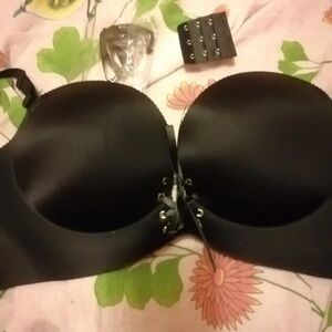 Black Strapless Push-Up Bra